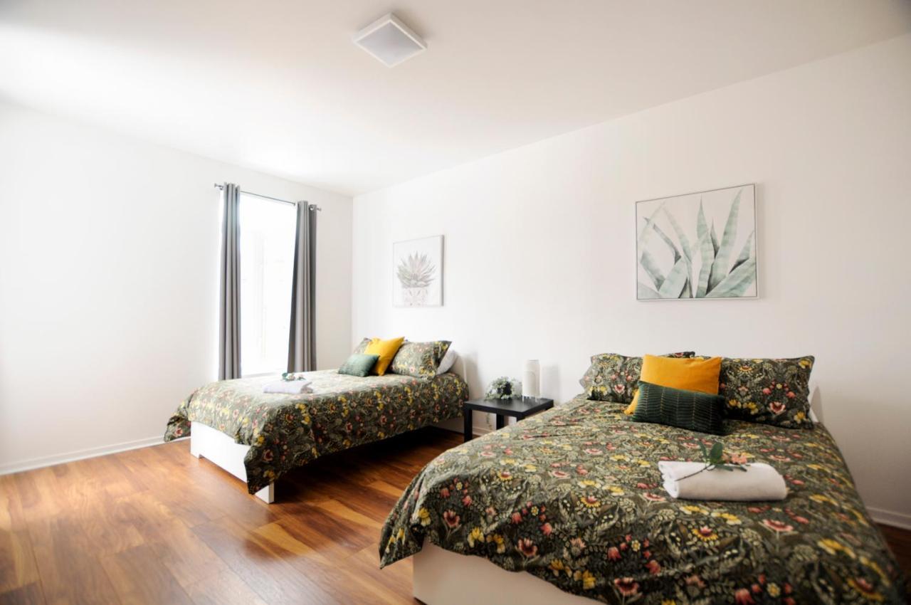 The 1810 - Spacious With Balcony - North Of Quebec Bagian luar foto