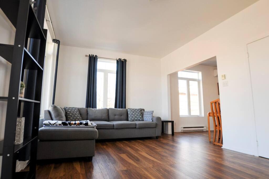 The 1810 - Spacious With Balcony - North Of Quebec Bagian luar foto