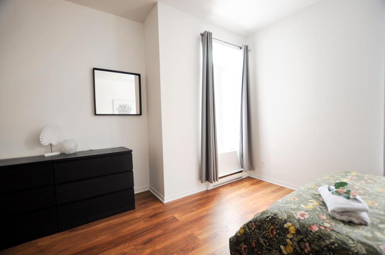The 1810 - Spacious With Balcony - North Of Quebec Bagian luar foto